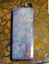 Laden Sie das Bild in den Galerie-Viewer, GEM Boulder Opal 37-cts mit 585 gold Ă–se - Repps-Opal