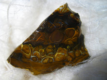 Laden Sie das Bild in den Galerie-Viewer, 59 cts Australien Roh/rough Yowah Boulder Matrix Opal