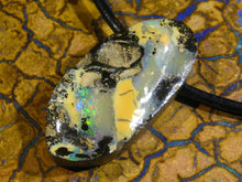 Laden Sie das Bild in den Galerie-Viewer, GEM Boulder Opal Anhänger A4 - Repps-Opal