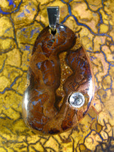 Laden Sie das Bild in den Galerie-Viewer, Boulder Matrix Opal Anhänger mit 1 Swarovski Kristallen A13 - Repps-Opal