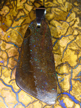 Laden Sie das Bild in den Galerie-Viewer, Boulder Matrix Opal Anhänger A25 - Repps-Opal