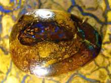 Laden Sie das Bild in den Galerie-Viewer, GEM Boulder Opal Anhänger Cabochon mit Vorschau Video PC040 - Repps-Opal