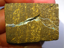 Laden Sie das Bild in den Galerie-Viewer, Boulder Opal Splitt mit vorschau VIDEO SAMMLER Vitrine