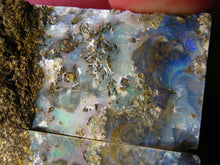 Laden Sie das Bild in den Galerie-Viewer, Boulder Opal Splitt mit vorschau VIDEO SAMMLER Vitrine