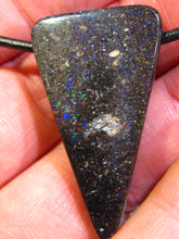 Laden Sie das Bild in den Galerie-Viewer, GEM Rarr selten exklusiv Black Boulder Opal Anhänger aus Honduras VORSCHAU Video Traumhaftes Feuer