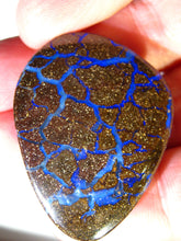 Laden Sie das Bild in den Galerie-Viewer, GEM Boulder Yowah Matrix Opal Nuss sensationelles Muster mit Vorschau VIDEO für Handschmeichler-Anhänger-Sammler-Vitrine
