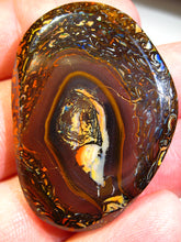 Laden Sie das Bild in den Galerie-Viewer, GEM Boulder Yowah Matrix Opal Nuss sensationelles Muster mit Vorschau VIDEO für Handschmeichler-Anhänger-Sammler-Vitrine
