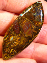 Laden Sie das Bild in den Galerie-Viewer, GEM Boulder Yowah Matrix Opal Nuss sensationelles Muster mit Vorschau VIDEO für Handschmeichler-Anhänger-Sammler-Vitrine