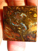 Laden Sie das Bild in den Galerie-Viewer, GEM Boulder Yowah Matrix Opal Nuss sensationelles Muster mit Vorschau VIDEO für Handschmeichler-Anhänger-Sammler-Vitrine