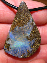 Laden Sie das Bild in den Galerie-Viewer, GEM Boulder Opal Anhänger mit Vorschau Video B10 - Repps-Opal