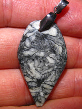 Laden Sie das Bild in den Galerie-Viewer, Pinolith/Magnesit aus Ă–sterreich (Triebener Tauern) - Repps-Opal