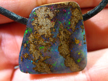 Laden Sie das Bild in den Galerie-Viewer, GEM Boulder Opal Anhänger mit Vorschau Video B21 - Repps-Opal