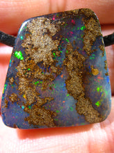 Laden Sie das Bild in den Galerie-Viewer, GEM Boulder Opal Anhänger mit Vorschau Video B21 - Repps-Opal