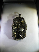 Laden Sie das Bild in den Galerie-Viewer, Grosser Pyrit Anhänger mit 925 Silber Fassung - Repps-Opal