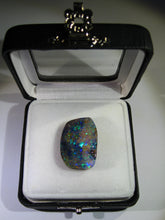 Laden Sie das Bild in den Galerie-Viewer, GEM Boulder Opal Splitt sensationelles Feuer mit Vorschau VIDEO - Repps-Opal
