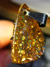 Laden Sie das Bild in den Galerie-Viewer, GEM Boulder Matrix Opal Anhänger aus Koroit VORSCHAU Video Traumhaftes Muster und Feuer - Repps-Opal