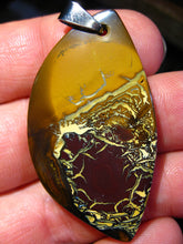 Laden Sie das Bild in den Galerie-Viewer, GEM Boulder Matrix Opal Anhänger aus Koroit Traumhaftes Muster - Repps-Opal