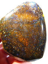 Laden Sie das Bild in den Galerie-Viewer, 740 cts GEM Boulder Matrix Opal Koroit Skin Nuss TRAUMHAFT VORSCHAU Video - Repps-Opal