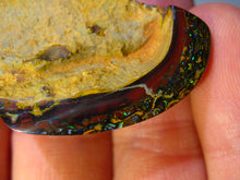 Laden Sie das Bild in den Galerie-Viewer, 84 cts GEM Boulder Matrix Nuss Opal Anhänger aus Koroit VORSCHAU Video Traumhaftes Muster und Feuer - Repps-Opal