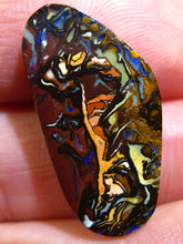 Laden Sie das Bild in den Galerie-Viewer, Boulder Koroit Matrix Opal Nuss sensationelles Muster für Handschmeichler-Anhänger-Sammler-Vitrine