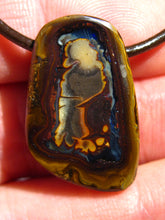 Laden Sie das Bild in den Galerie-Viewer, GEM Boulder Matrix Yowah NUSS Nut Opal Anhänger Traumhaftes Muster und Feuer