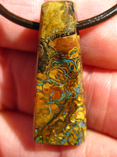 Laden Sie das Bild in den Galerie-Viewer, GEM Boulder Matrix Yowah NUSS Nut Opal Anhänger Traumhaftes Muster und Feuer