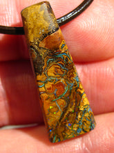 Laden Sie das Bild in den Galerie-Viewer, GEM Boulder Matrix Yowah NUSS Nut Opal Anhänger Traumhaftes Muster und Feuer