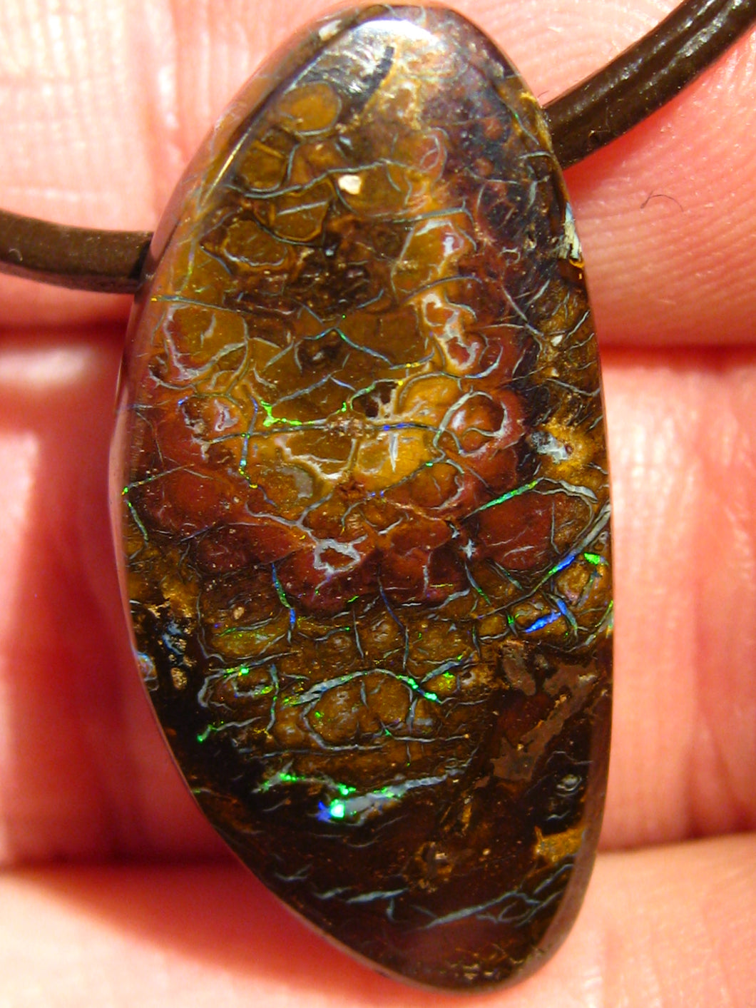 GEM Boulder Matrix Yowah NUSS Nut Opal Anhänger Traumhaftes Muster und Feuer