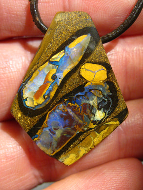 GEM Boulder Matrix Yowah NUSS Nut Opal Anhänger Traumhaftes Muster und Feuer