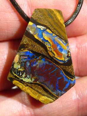 GEM Boulder Matrix Yowah NUSS Nut Opal Anhänger Traumhaftes Muster und Feuer