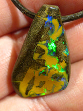 Laden Sie das Bild in den Galerie-Viewer, GEM Boulder Matrix Yowah NUSS Nut Opal Anhänger Traumhaftes Muster und Feuer