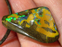 Laden Sie das Bild in den Galerie-Viewer, GEM Boulder Matrix Yowah NUSS Nut Opal Anhänger Traumhaftes Muster und Feuer