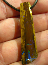 Laden Sie das Bild in den Galerie-Viewer, GEM Boulder Matrix Yowah NUSS Nut Opal Anhänger Traumhaftes Muster und Feuer