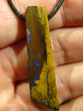 Laden Sie das Bild in den Galerie-Viewer, GEM Boulder Matrix Yowah NUSS Nut Opal Anhänger Traumhaftes Muster und Feuer