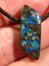 Laden Sie das Bild in den Galerie-Viewer, GEM Boulder Matrix Yowah NUSS Nut Opal Anhänger Traumhaftes Muster und Feuer