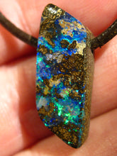 Laden Sie das Bild in den Galerie-Viewer, GEM Boulder Matrix Yowah NUSS Nut Opal Anhänger Traumhaftes Muster und Feuer