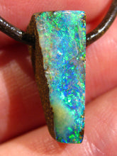 Laden Sie das Bild in den Galerie-Viewer, GEM Boulder Matrix Yowah NUSS Nut Opal Anhänger Traumhaftes Muster und Feuer