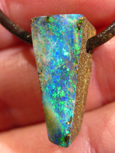 Laden Sie das Bild in den Galerie-Viewer, GEM Boulder Matrix Yowah NUSS Nut Opal Anhänger Traumhaftes Muster und Feuer