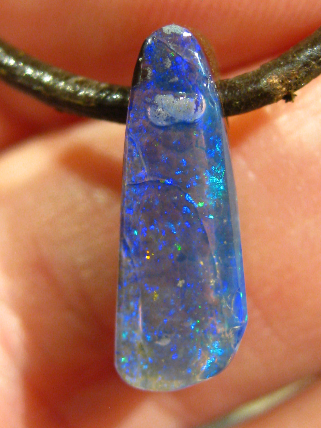 GEM Boulder Matrix Yowah NUSS Nut Opal Anhänger Traumhaftes Muster und Feuer