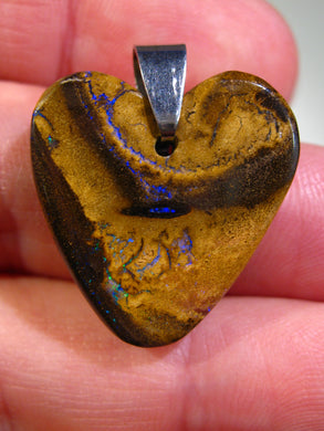 GEM Boulder Matrix Opal HERZ Anhänger Liebe Freundschaft Traumhaftes Muster und Feuer