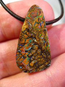 GEM Boulder Matrix Yowah NUSS Nut Opal Anhänger Traumhaftes Muster und Feuer