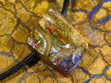 Laden Sie das Bild in den Galerie-Viewer, GEM Boulder Matrix Opal Anhänger MULTICOLOR A6 - Repps-Opal
