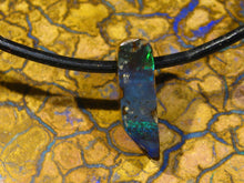 Laden Sie das Bild in den Galerie-Viewer, GEM Boulder Opal Anhänger A2 - Repps-Opal