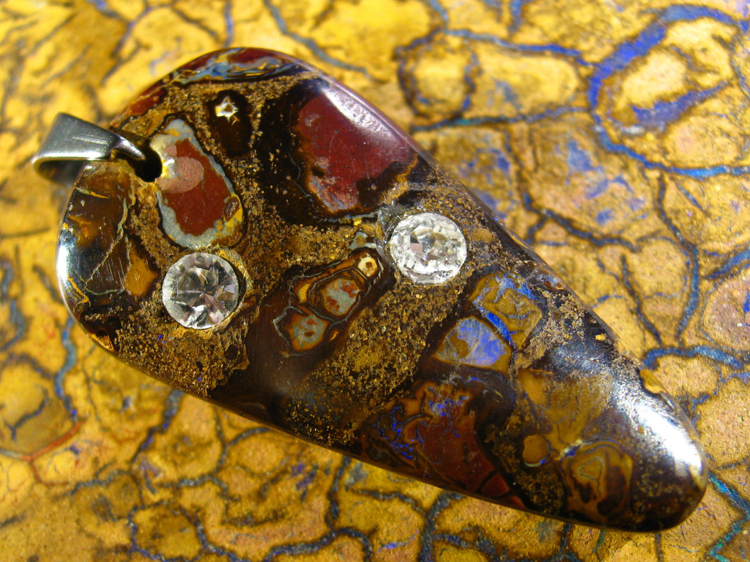 Boulder Matrix Opal Anhänger mit 2 Swarovski Kristallen A13 - Repps-Opal