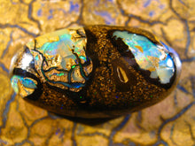 Laden Sie das Bild in den Galerie-Viewer, GEM Boulder Opal Anhänger Cabochon mit Vorschau Video PC039 - Repps-Opal