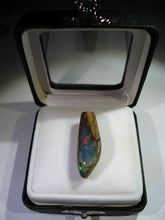 Laden Sie das Bild in den Galerie-Viewer, GEM Boulder Opal Anhänger mit Vorschau Video B22 - Repps-Opal