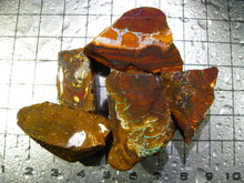 Laden Sie das Bild in den Galerie-Viewer, 220 cts Australien Roh/rough Yowah Boulder Matrix Opal Sammler Schleifer LOW Quality