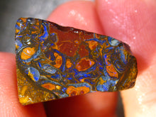 Laden Sie das Bild in den Galerie-Viewer, 37 cts Australien Roh/rough Yowah Nuss Nut Boulder Matrix Opal Sammler Schleifer mit VORSCHAU Video - Repps-Opal