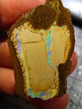 Laden Sie das Bild in den Galerie-Viewer, 75 cts Australien Roh/rough Yowah Nuss Nut Boulder Matrix Opal Sammler Schleifer