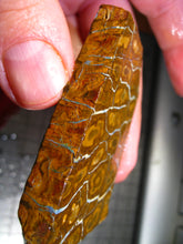 Laden Sie das Bild in den Galerie-Viewer, 260 cts Australien Roh/rough Yowah Nuss Nut Boulder Matrix Opal Sammler Schleifer